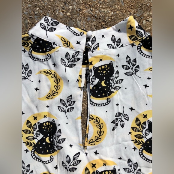 NWT ModCloth Collared Tank Top, Cat & Moon Pattern, Size Medium - Picture 6 of 8